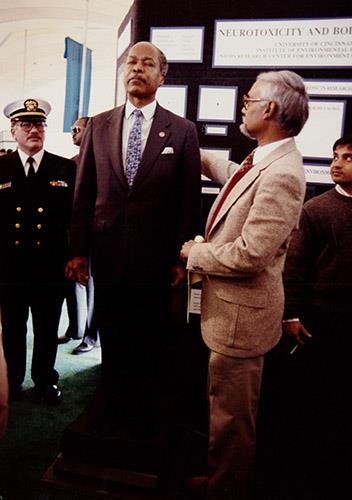 Dr. Louis Wade Sullivan receiving a Hands-On demonstration by evaluating his postural stability